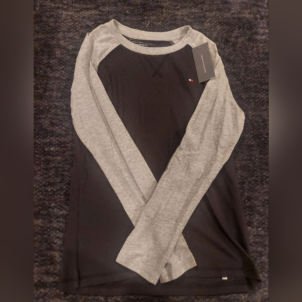 NWT Tommy Hilfiger Boys Long Sleeve